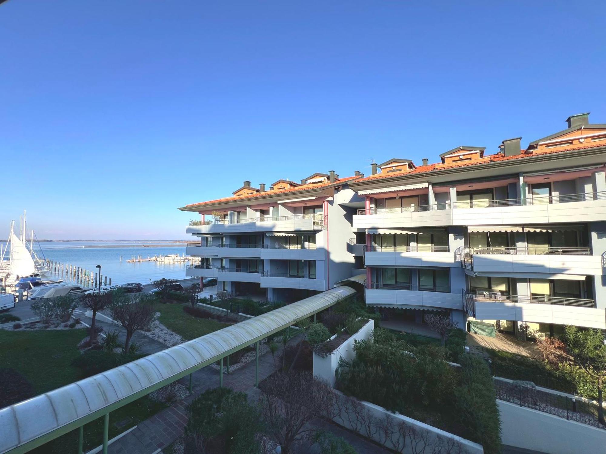 Costa Azzurra Apartment Градо Номер фото